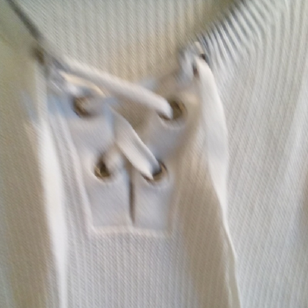 Womans S GAP White V-Neck Sweater Classic Style cableknit Lace-up Lightweight - Picture 3 of 6